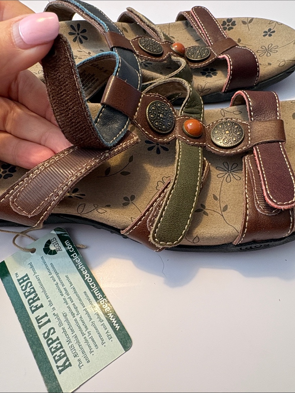 Taos NWT women’s size 9 leather sandals in brown, navy blue and olive green - Picture 9 of 9